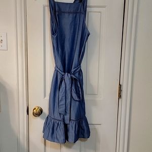 Ann Taylor Dress Size 4. Worn once and in perfect condition.